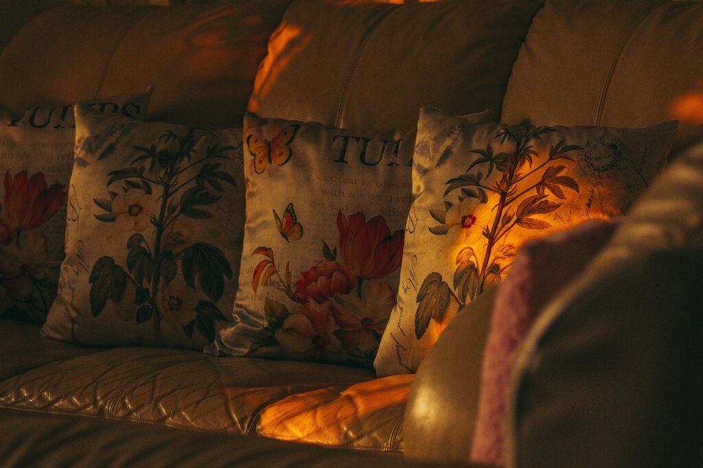 comparison of cleaning products for leather sofa, safe vs unsafe