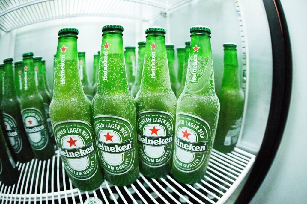 refrigerator gasket monthly maintenance with alcohol spray